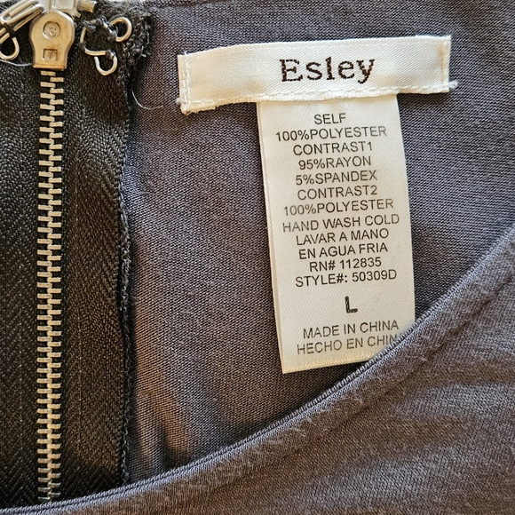 Dress - Picture 3 of 4